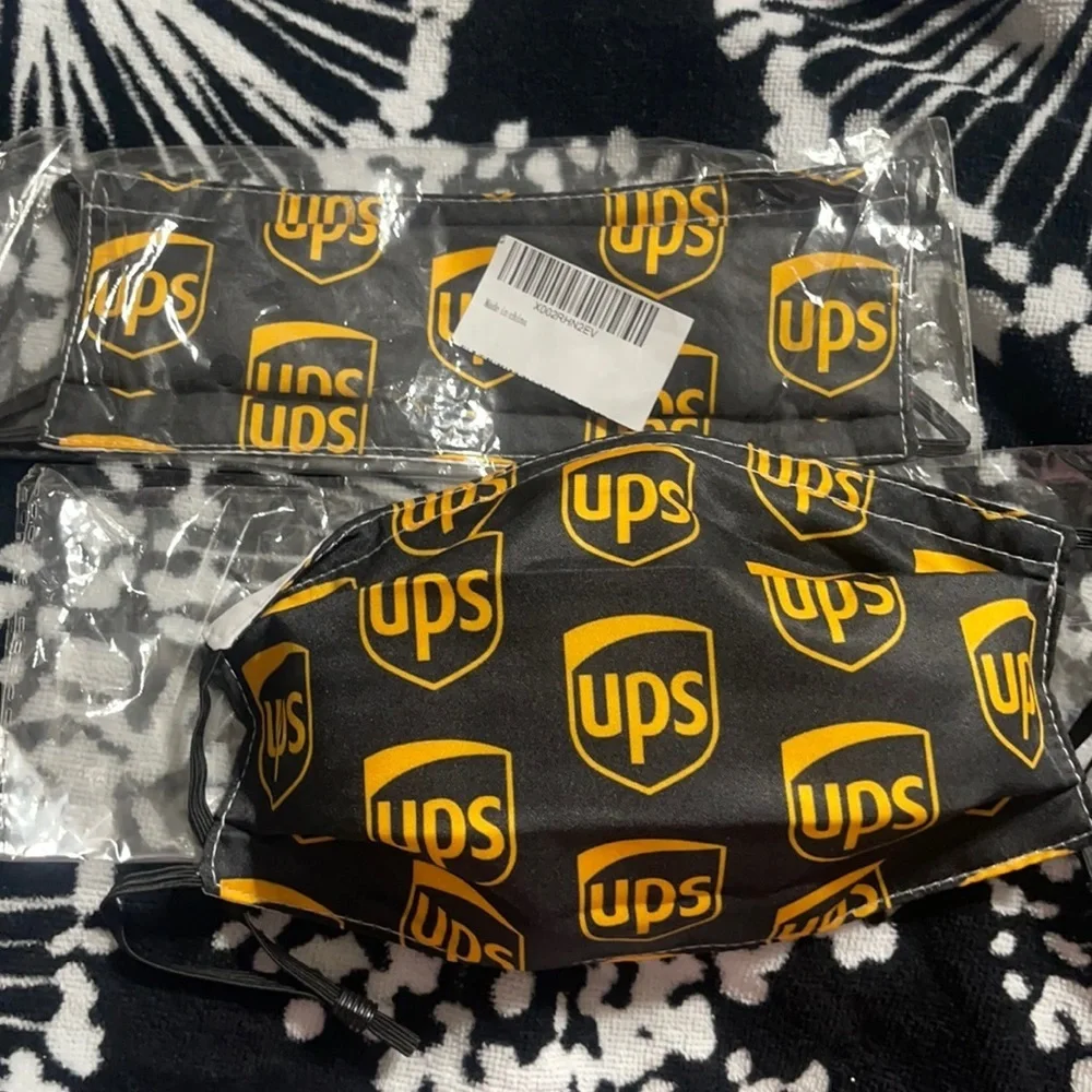 New set/2 UPS face masks